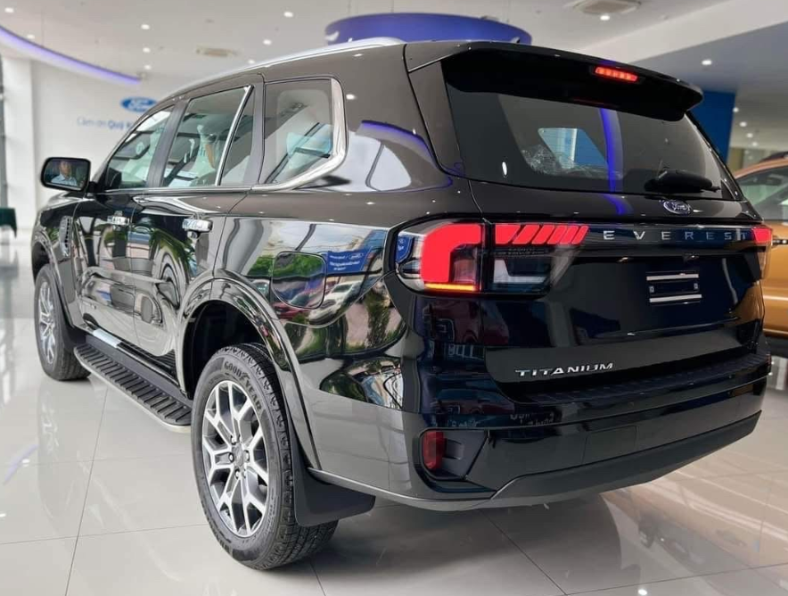 Ford Everest Titanium 4x4 2024