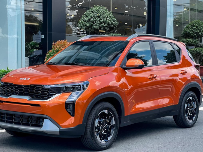 Kia Sonet Deluxe 2024